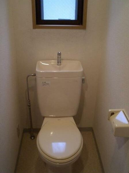 スカイコート新宿曙橋のトイレ|使いやすいバス・トイレ別