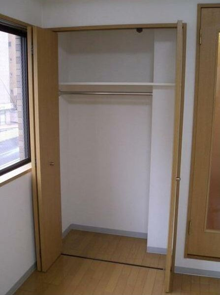 スカイコート新宿曙橋の収納|クローゼットでしっかり収納できます