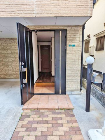 大阪市淀川区三津屋中2丁目中古一戸建て｜4LDK＋駐車1台可の玄関|空家につき、お気軽に見学できます！
