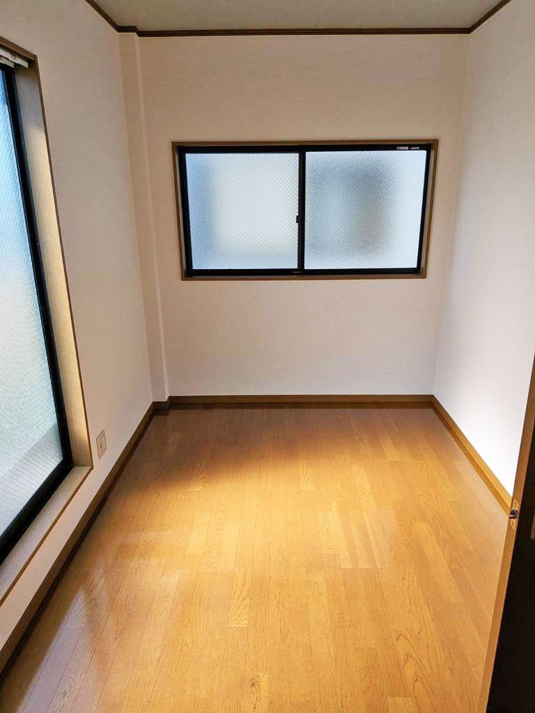 大阪市淀川区三津屋中2丁目中古一戸建て｜4LDK＋駐車1台可の洋室|フローリングで統一された居室で、掃除もしやすく快適にお使いいただけます。