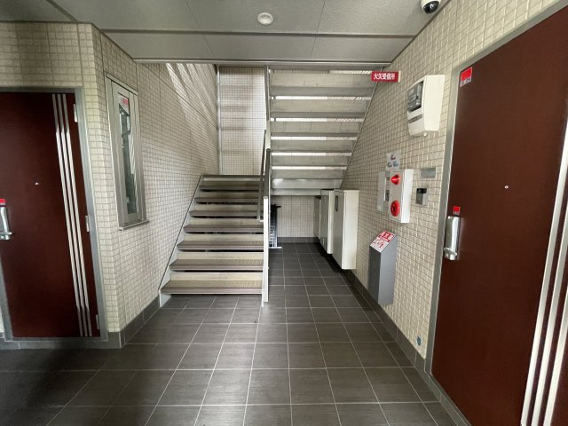【エントランス】アルファオメガ