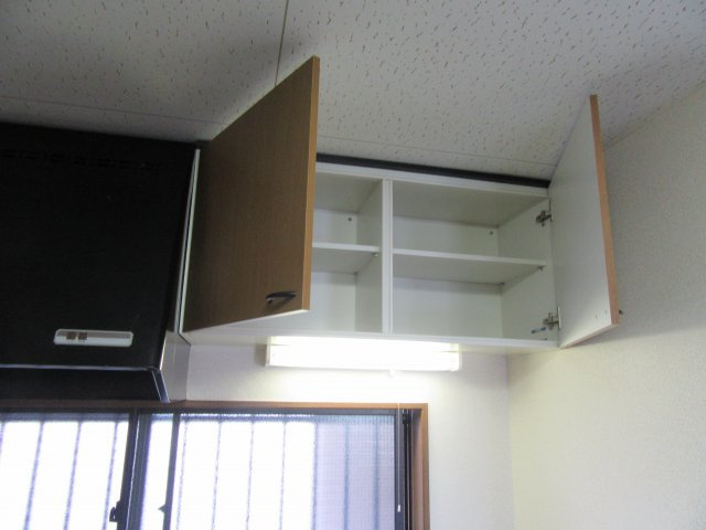 山形市南館西のアパートの収納