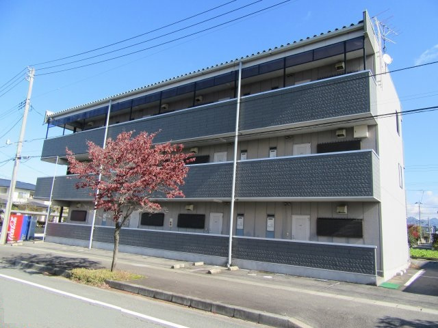 山形市南館西のアパート