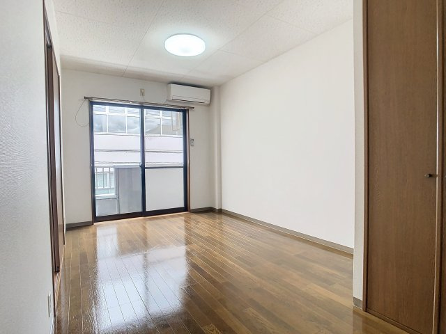 ライフステージⅡ南館西の居間・リビング