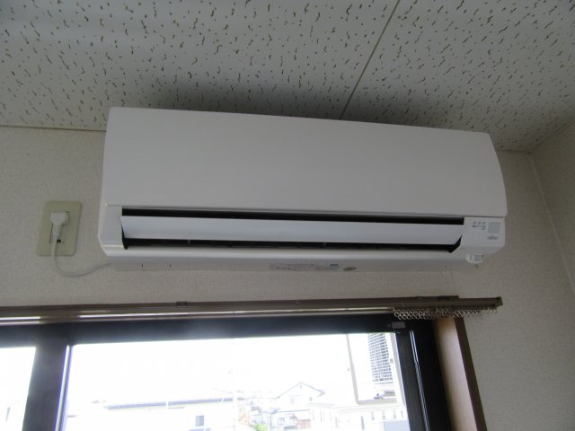 山形市南館西のアパートの設備|エアコン