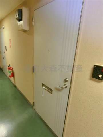 オリンポス大森の玄関