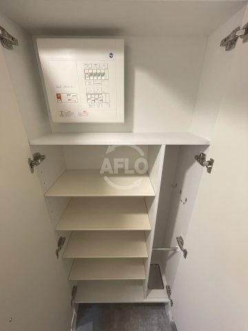 ファステート難波デラックスの収納|ファステート難波デラックス　シューズボックス