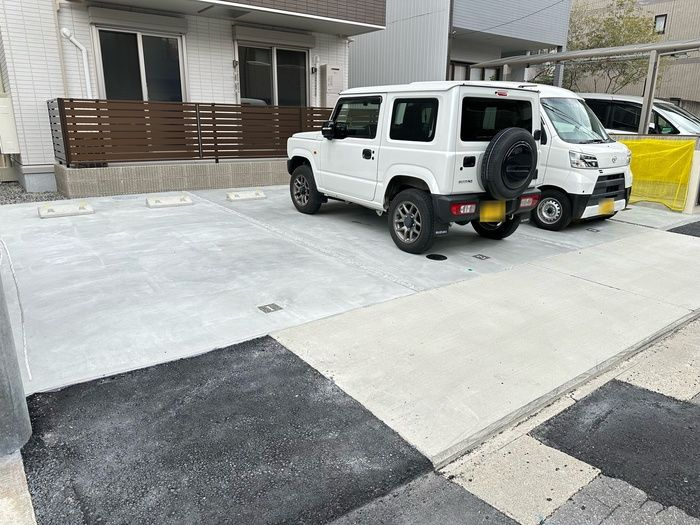 コンフォール白菊の駐車場