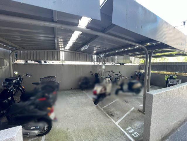 北摂マンションの駐輪場|バイク置き場です