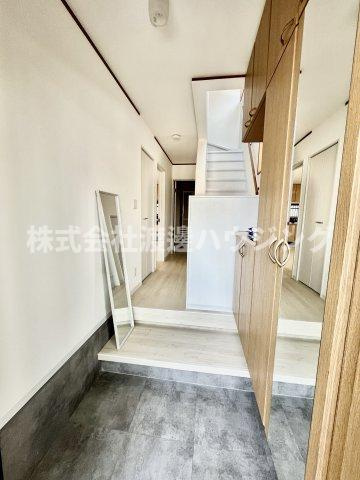 菅相塚町一戸建の玄関