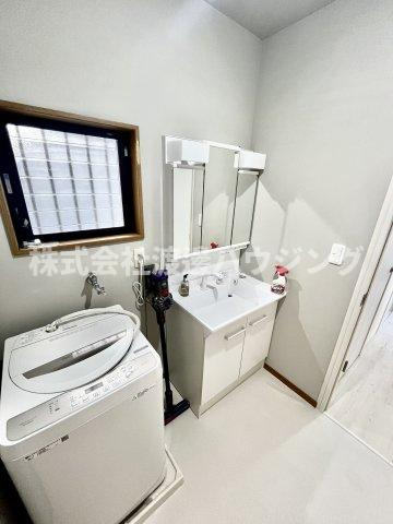 菅相塚町一戸建の洗面所