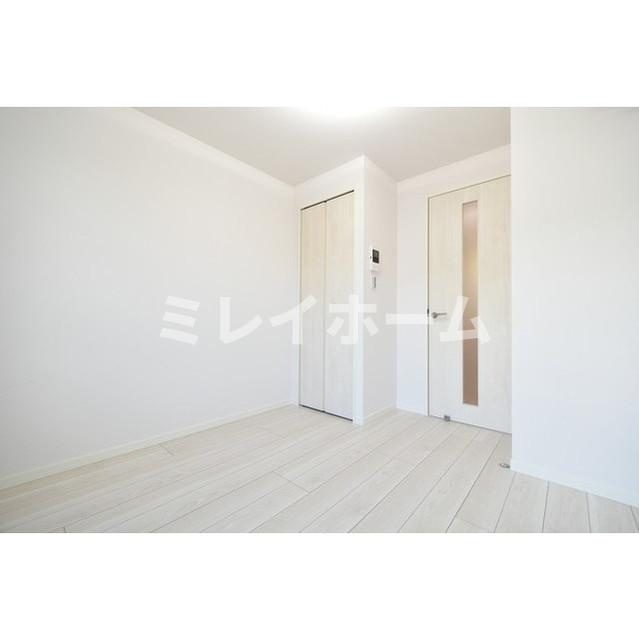 キャトル梅屋敷の居間・リビング|同建物内別のお部屋の参考写真になります。