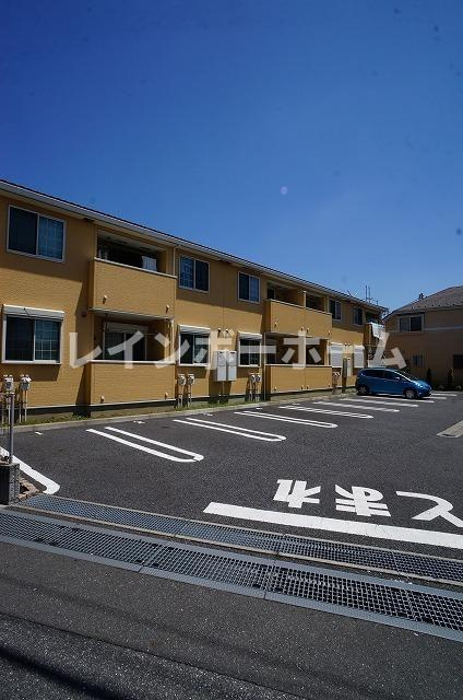 プリムヴェールの駐車場|駐車場があるので、車を買う予定の方も安心です