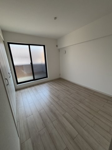 GBASE忍ケ丘の洋室