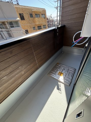 GBASE忍ケ丘のバルコニー