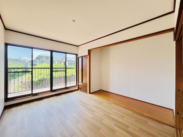 高崎市剣崎町の洋室|6帖洋室は、ゆとりのある空間♪