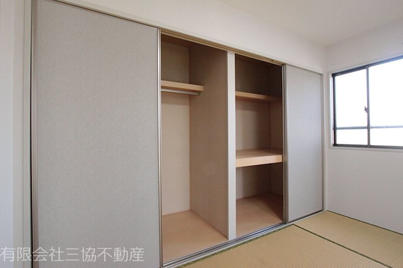 バリュージュ島崎|和室6畳の押入れ＋クローゼット