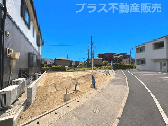 【外観】 | 福岡市博多区諸岡6丁目3期　1号棟（全1棟）【仲介手数料無料・0円】 | 現地写真。プラス不動産販売なら、現場の全ての棟をまとめてご見学頂けます。