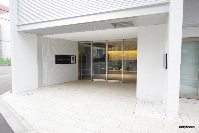プログレッセ新大阪　仲介手数料無料のエントランス