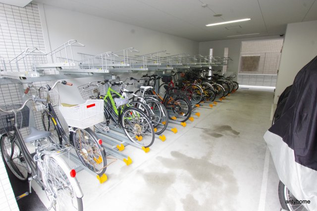 プログレッセ新大阪　仲介手数料無料の駐車場
