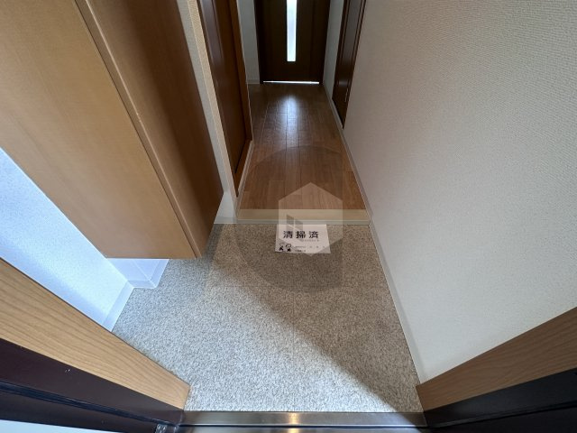 メゾンアイリスの玄関