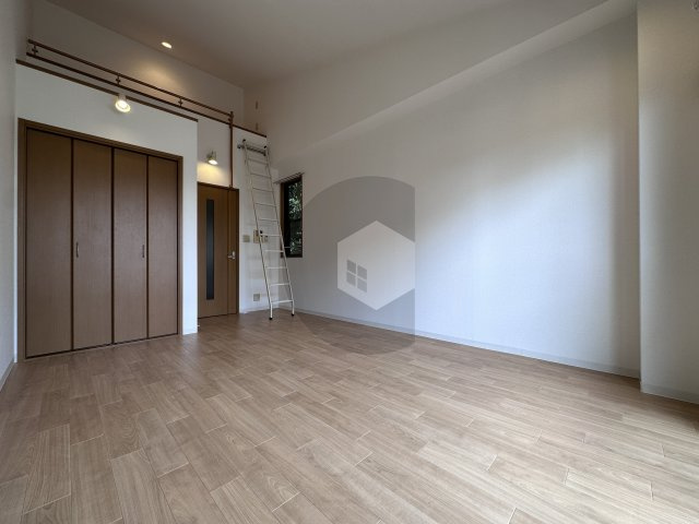 メゾンアイリスの洋室