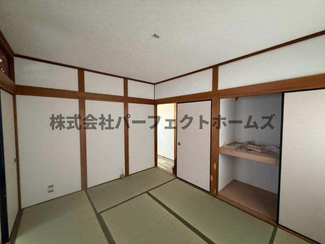 堀溝3丁目戸建　賃貸の和室|柔らかい畳が心地よい和室