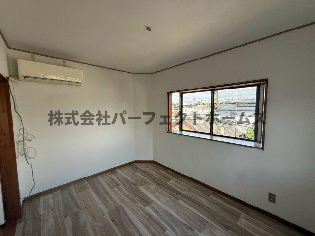 堀溝3丁目戸建　賃貸の洋室|落ち着いた色調の洋室です