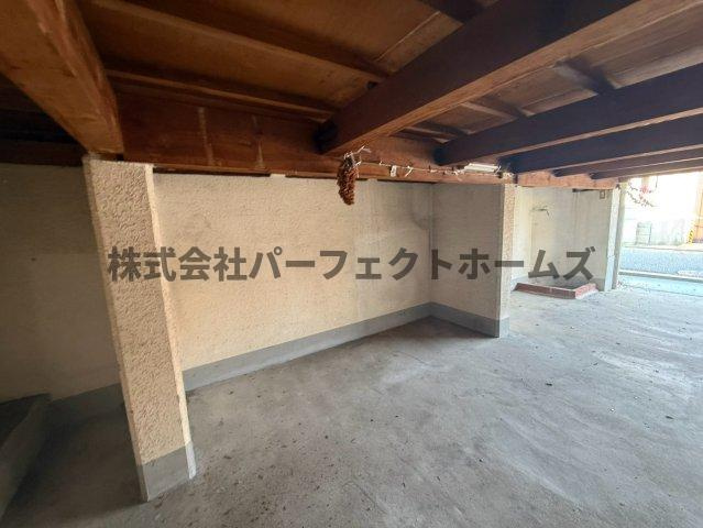 堀溝3丁目戸建　賃貸の駐車場|駐車場完備です