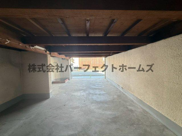 堀溝3丁目戸建　賃貸の駐車場|駐車場完備です