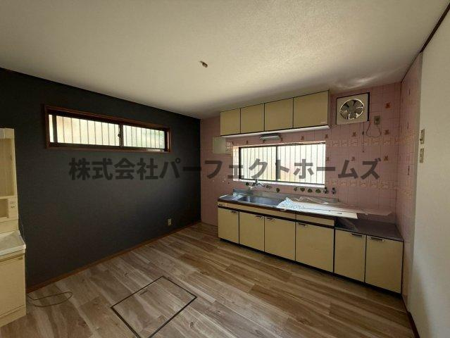 堀溝3丁目戸建　賃貸の居間・リビング|ゆったりとしたリビングです