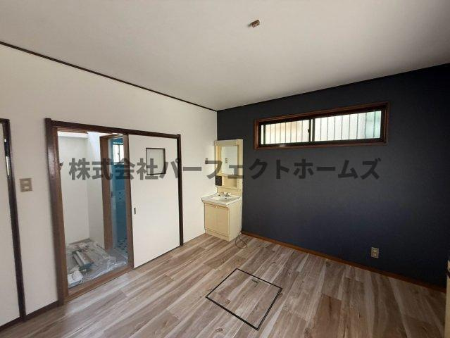 堀溝3丁目戸建　賃貸の居間・リビング|こちらの居間で趣味の時間をお楽しみください