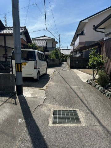 東雲町2丁目　売土地の前面道路含む現地写真|【前面道路含む現地写真】北側接道を西向きに撮影