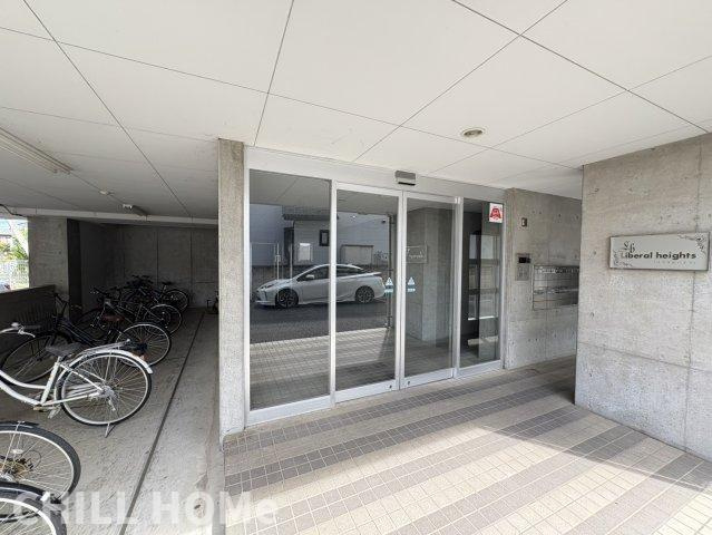 リベラルハイツのエントランス|他社様掲載物件もまとめてご紹介、ご案内可能です(^^)/