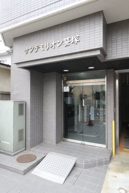 サンテミリオン笹塚のエントランス|落ち着いたエントランスです