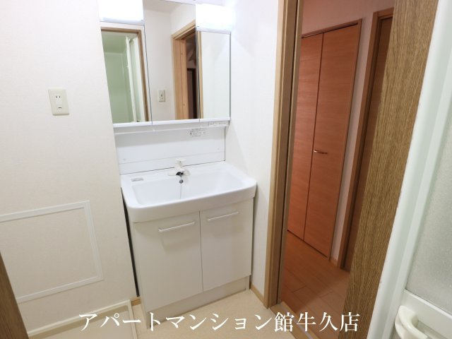 キャッスルタルイ参番館の独立洗面台