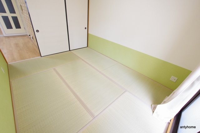 グロリアス北大阪　仲介手数料無料の洋室