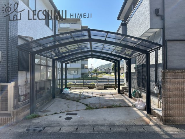 姫路市広畑区小坂/中古戸建の駐車場