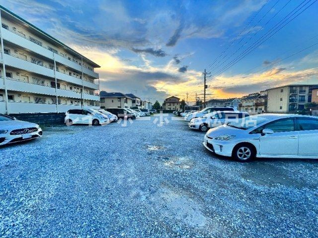 リアライズ新松戸【仲介手数料：50％OFF】対象物件！の駐車場