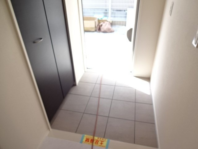 エンジェル府中Ⅱの玄関|※別号室参考写真です