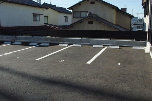 ボナール・ド・フルールの駐車場
