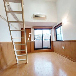 【居間・リビング】 | モンシャトー明大前 | 洋室のお部屋です。