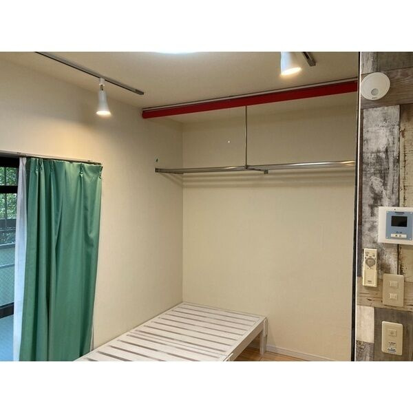 ファーストマンションの洋室