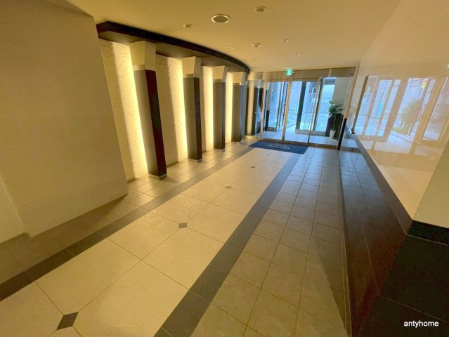 プレサンス本町エクストラ　仲介手数料無料のロビー