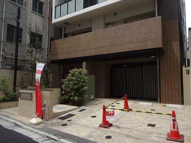 ザ・パークハビオ浅草駒形の駐車場