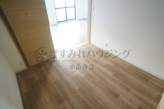ツインパレス北伊丹の洋室