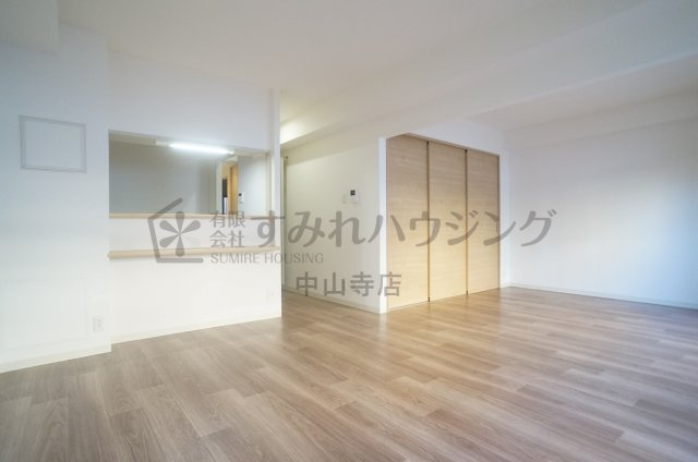 ツインパレス北伊丹の居間・リビング