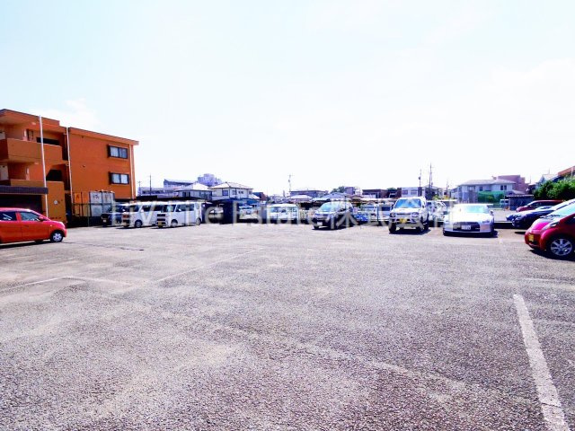 東大和市中央２丁目の賃貸マンションの駐車場