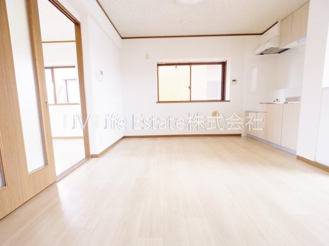東大和市中央２丁目の賃貸マンションの居間・リビング