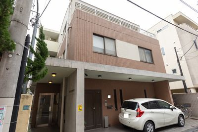 サンライズハイツのエントランス